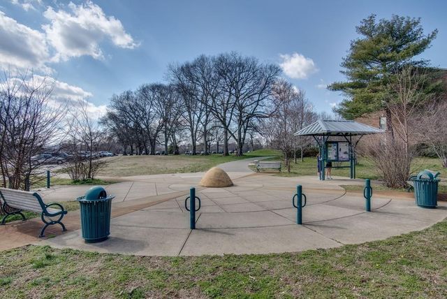 517 Sloan Rd, Nashville, TN 37209