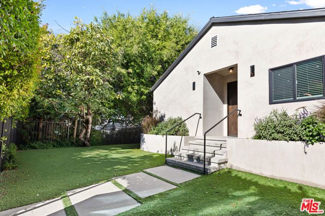 6743 Colgate Avenue, Los Angeles, CA 90048