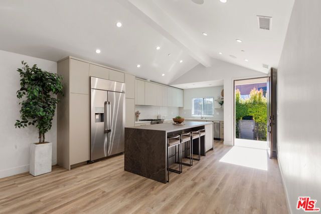 6743 Colgate Avenue, Los Angeles, CA 90048