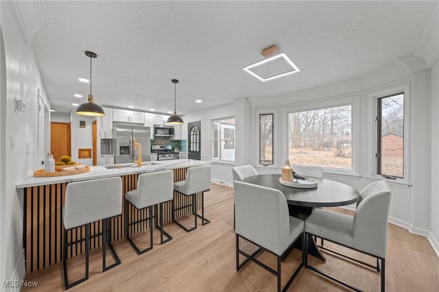 5266 Wilson Mills Road, Richmond Heights, OH 44143