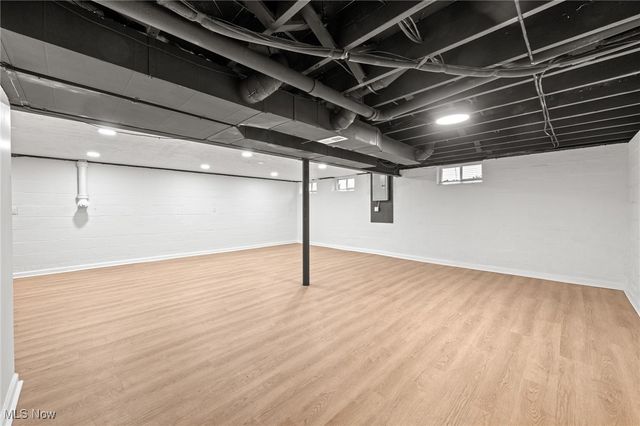 5266 Wilson Mills Road, Richmond Heights, OH 44143