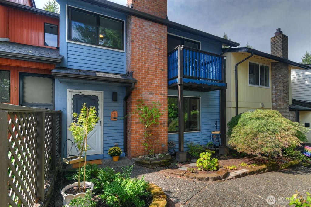 1801 Evergreen Park Court SW #10, Olympia, WA 98502