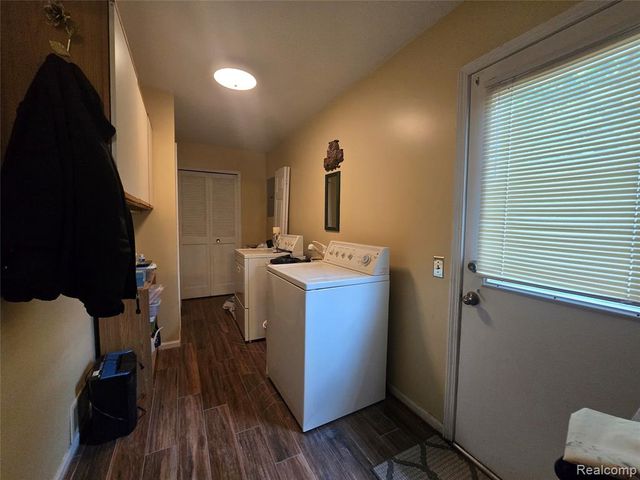 21411 Jefferson Street, Farmington, MI 48336