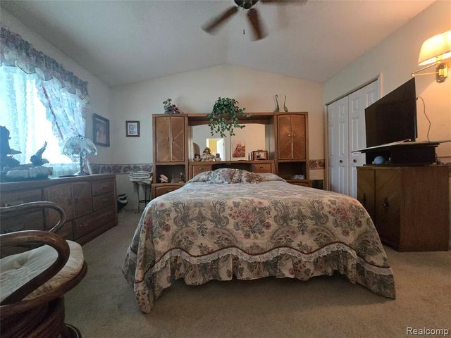 21411 Jefferson Street, Farmington, MI 48336
