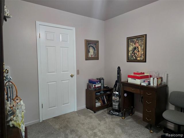 21411 Jefferson Street, Farmington, MI 48336
