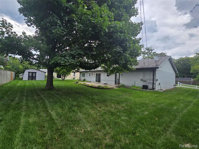 21411 Jefferson Street, Farmington, MI 48336