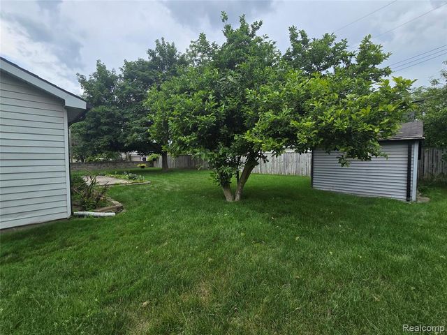 21411 Jefferson Street, Farmington, MI 48336