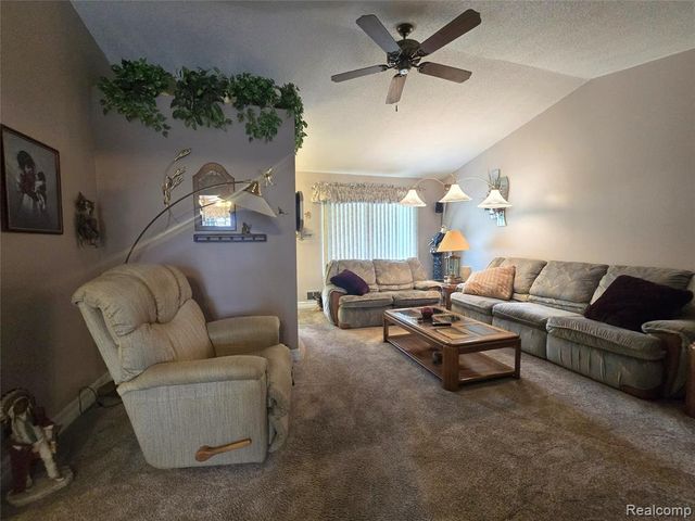 21411 Jefferson Street, Farmington, MI 48336