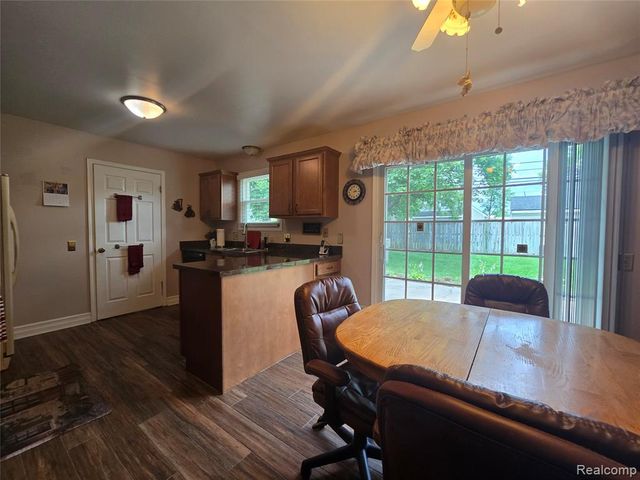 21411 Jefferson Street, Farmington, MI 48336