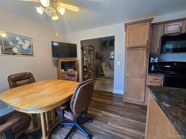 21411 Jefferson Street, Farmington, MI 48336