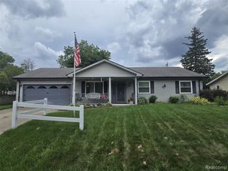 21411 Jefferson Street, Farmington, MI 48336