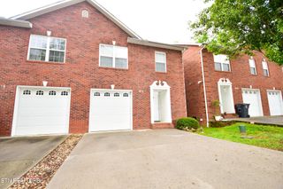 812 Blue Spruce Way, Knoxville, TN 37912