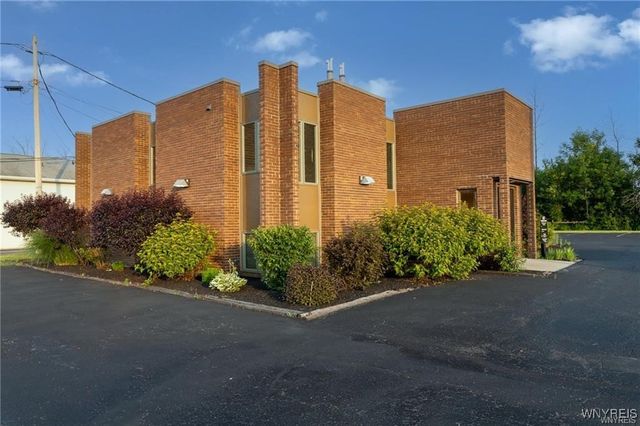 1870 Whitehaven Road, Grand Island, NY 14072