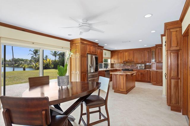 11807 SW 112th Ave, Miami, FL 33176