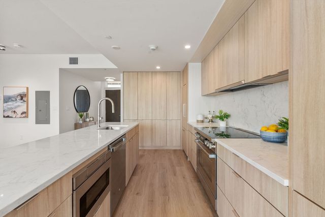 120 Nantasket PH5, Hull, MA 02045