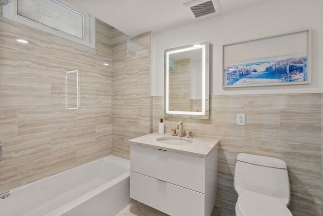 120 Nantasket PH5, Hull, MA 02045