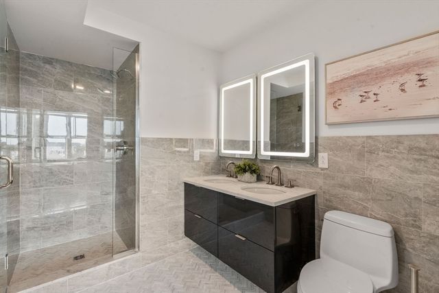 120 Nantasket PH5, Hull, MA 02045