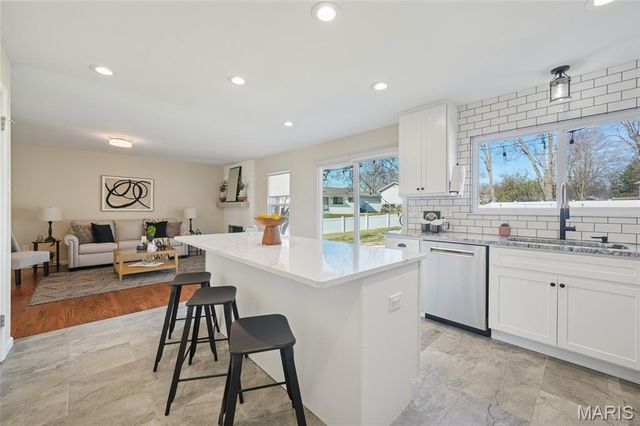 12381 Merrick Drive, St Louis, MO 63146