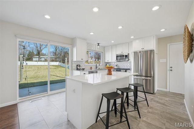 12381 Merrick Drive, St Louis, MO 63146