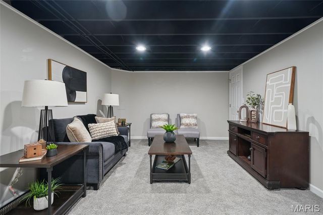 12381 Merrick Drive, St Louis, MO 63146