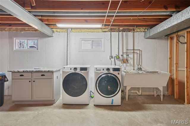 12381 Merrick Drive, St Louis, MO 63146