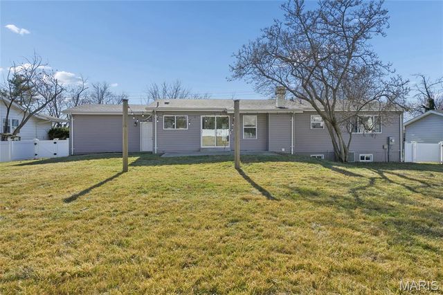 12381 Merrick Drive, St Louis, MO 63146