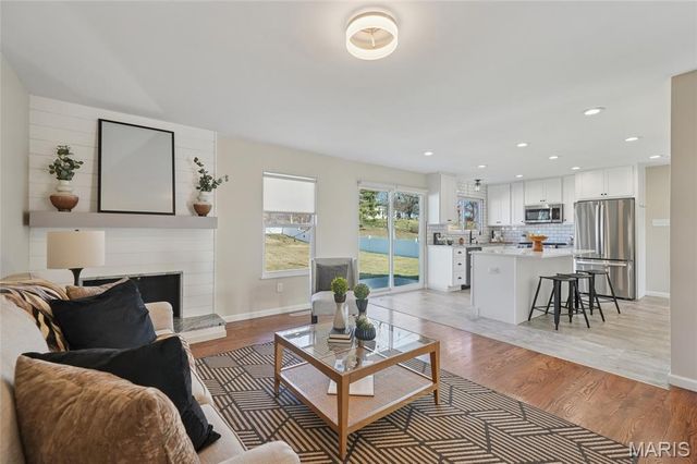 12381 Merrick Drive, St Louis, MO 63146