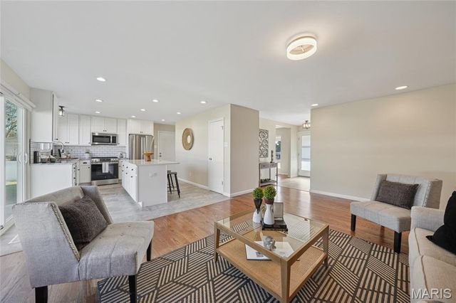 12381 Merrick Drive, St Louis, MO 63146