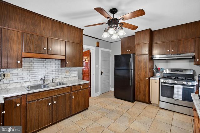 430 FAIRVIEW ST, Reading, PA 19605