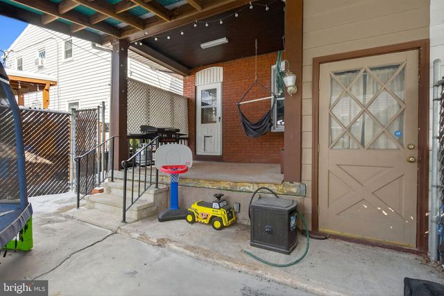 430 FAIRVIEW ST, Reading, PA 19605