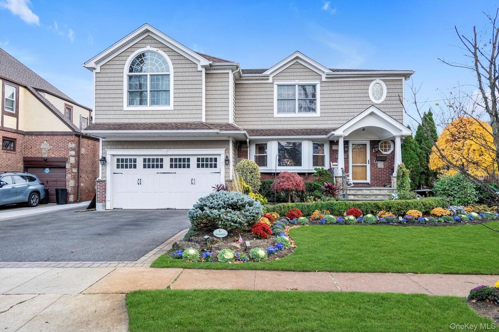 65 Reyam Road, Lynbrook, NY 11563