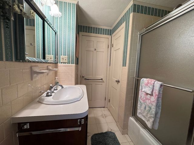 120 Middle Rd, Haverhill, MA 01830