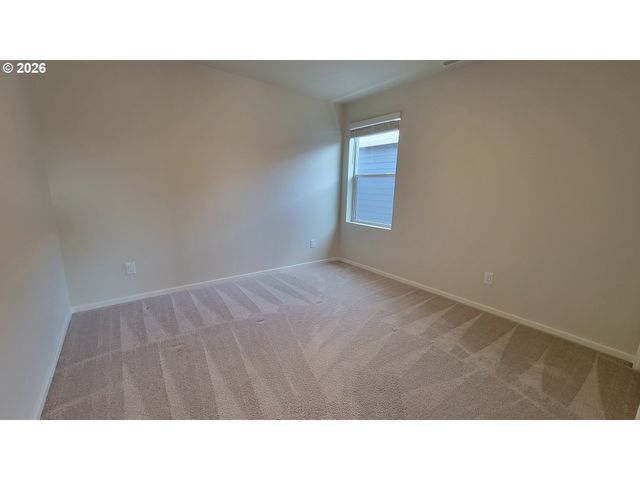 2960 V St, Springfield, OR 97477