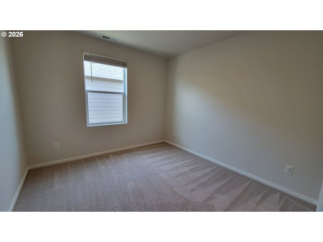 2960 V St, Springfield, OR 97477