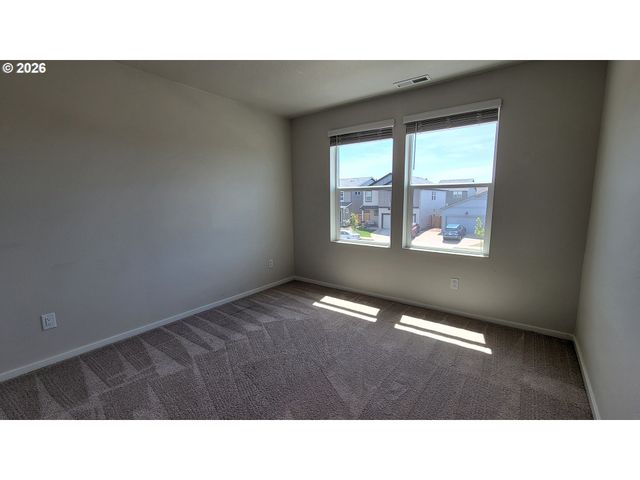 2960 V St, Springfield, OR 97477