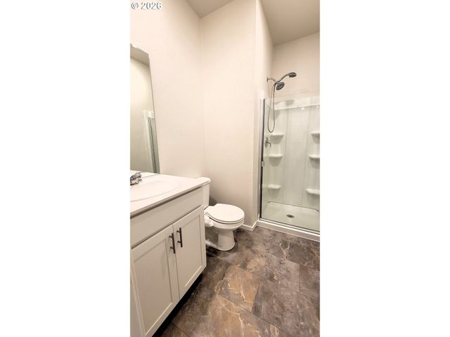 2960 V St, Springfield, OR 97477