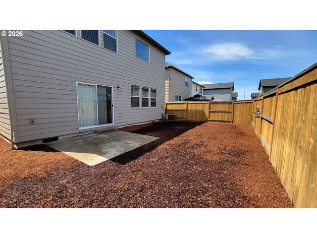 2960 V St, Springfield, OR 97477