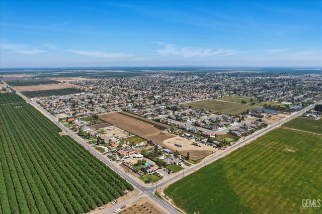 890 W Los Angeles Avenue, Shafter, CA 93263