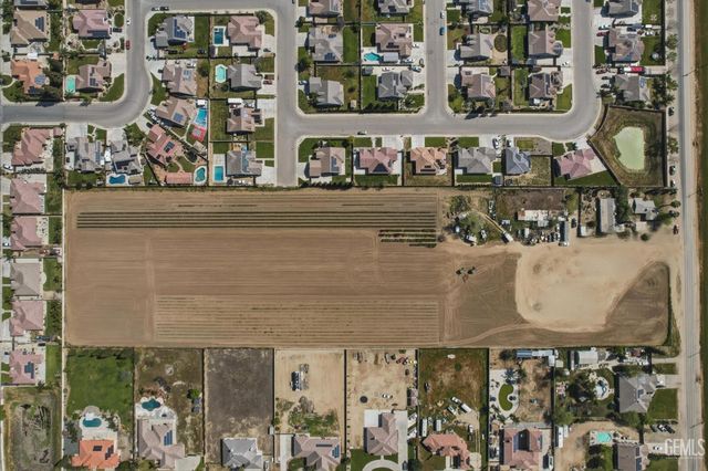 890 W Los Angeles Avenue, Shafter, CA 93263