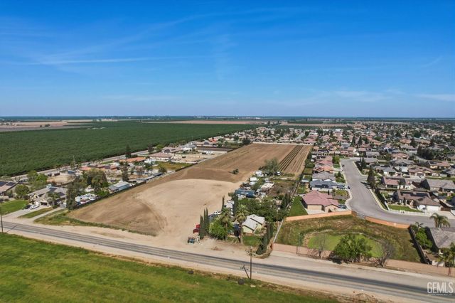 890 W Los Angeles Avenue, Shafter, CA 93263