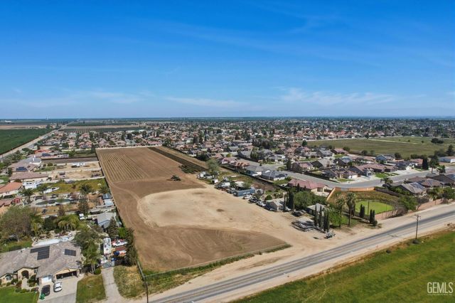 890 W Los Angeles Avenue, Shafter, CA 93263