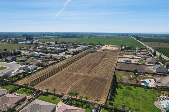 890 W Los Angeles Avenue, Shafter, CA 93263