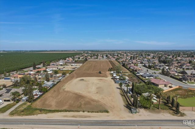 890 W Los Angeles Avenue, Shafter, CA 93263