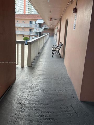18555 NE 14th Ave 615A, Miami, FL 33179