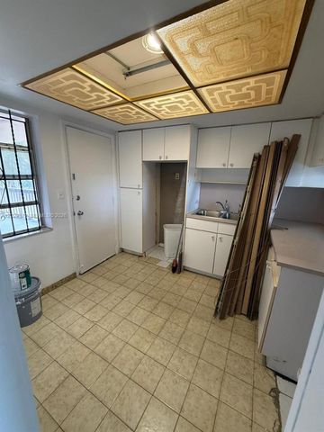 18555 NE 14th Ave 615A, Miami, FL 33179
