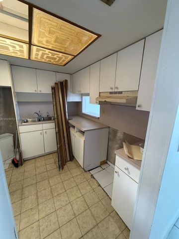 18555 NE 14th Ave 615A, Miami, FL 33179