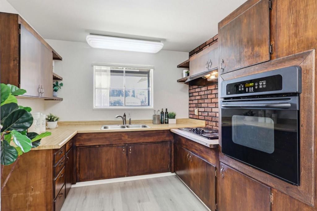 Image 14 of property listing at 1099 Miller Avenue, San Jose, CA 95129
