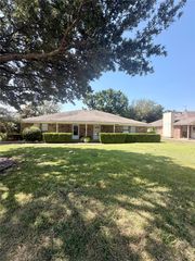 106 Westpark Drive N, Mckinney, TX 75071