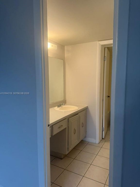 484 NW 165th St Road A-311, Miami, FL 33169