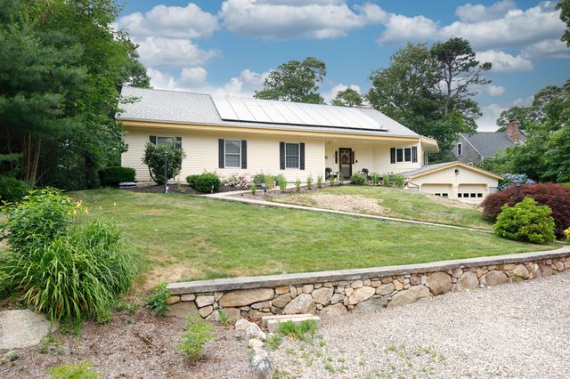 106 Ambleside Drive, Falmouth, MA 02540